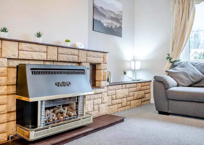 Elvington Cottage - Family-Friendly Cheerful House At The Heart Of The Cotswolds