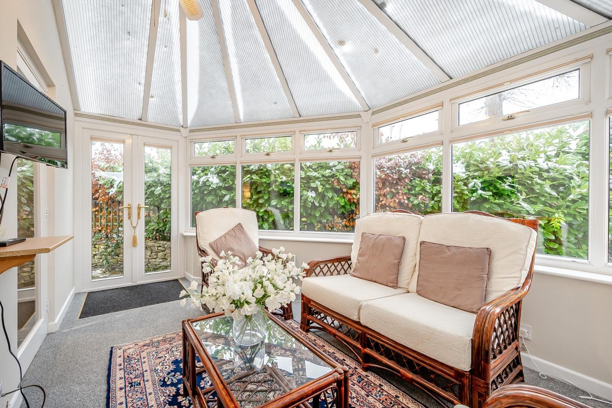 Elvington - Family-friendly Cheerful House At The Heart Of The Cotswolds Holiday home *