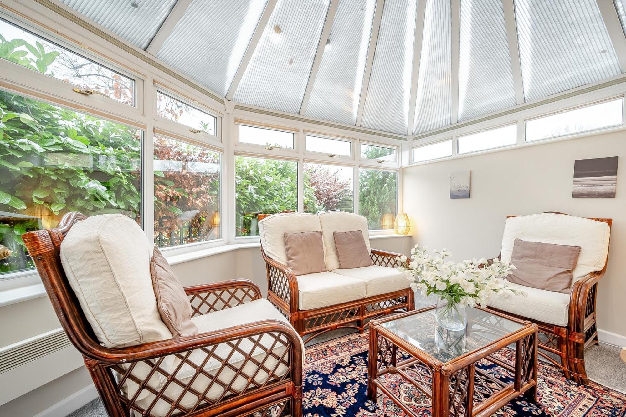 Holiday home Elvington - Family-friendly Cheerful House At The Heart Of The Cotswolds *