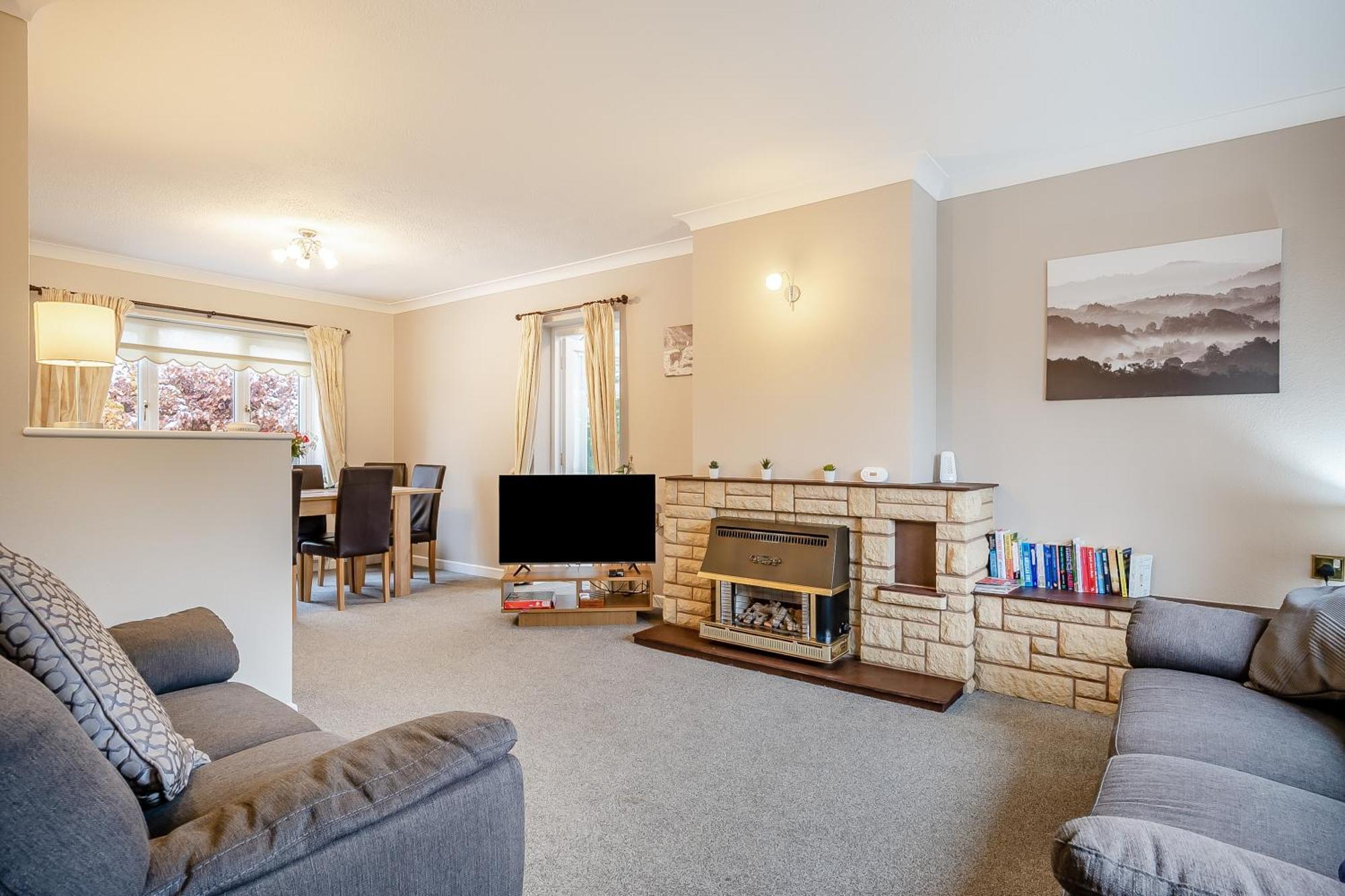 Holiday home Elvington - Family-friendly Cheerful House At The Heart Of The Cotswolds