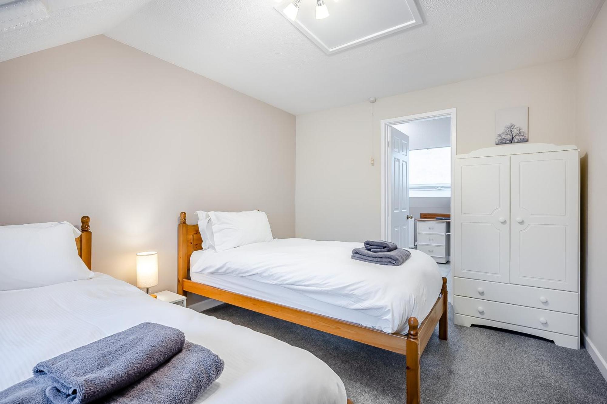Holiday home Elvington - Family-friendly Cheerful House At The Heart Of The Cotswolds *
