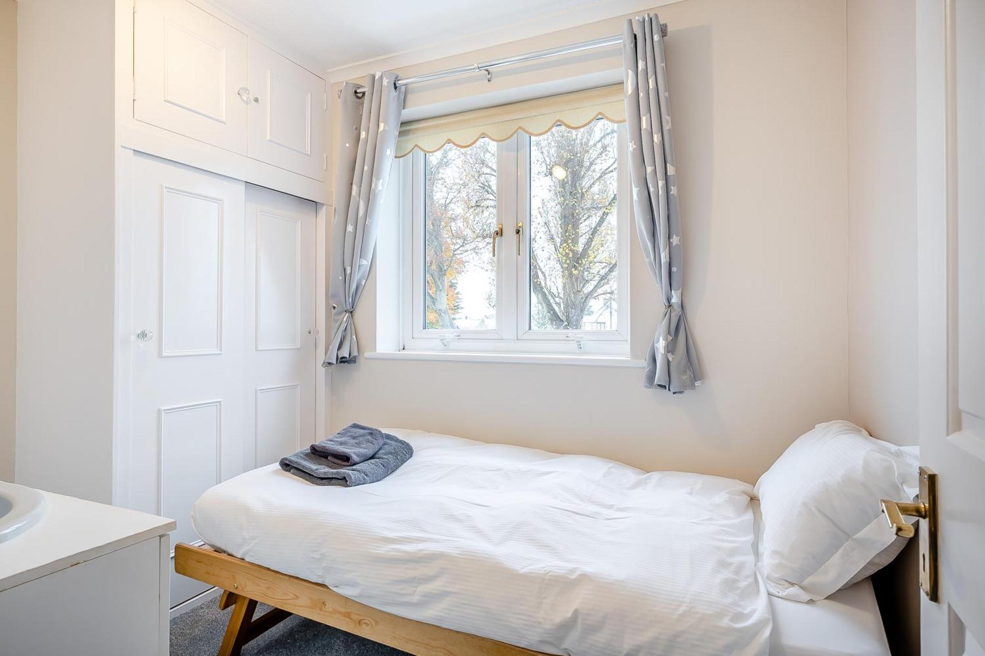 Holiday home Elvington - Family-friendly Cheerful House At The Heart Of The Cotswolds